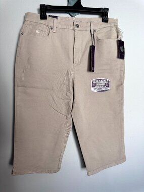 NWT Gloria Vanderbilt Amanda Capri Jeans Womens Size 10 Cream Beige Colored